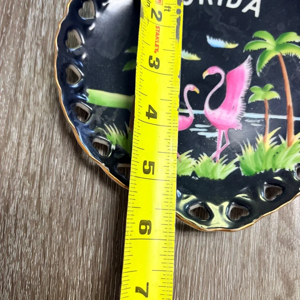 Vintage Florida Souvenir Plate Heart Shaped Flamingo Tropical Black Gold Rim 6